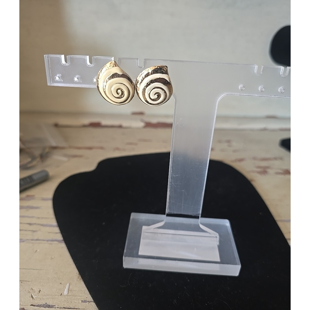 Vtg Gold Tone Seashell Spiral Minimalist Statement Fashion Jewelry Stud Earrings